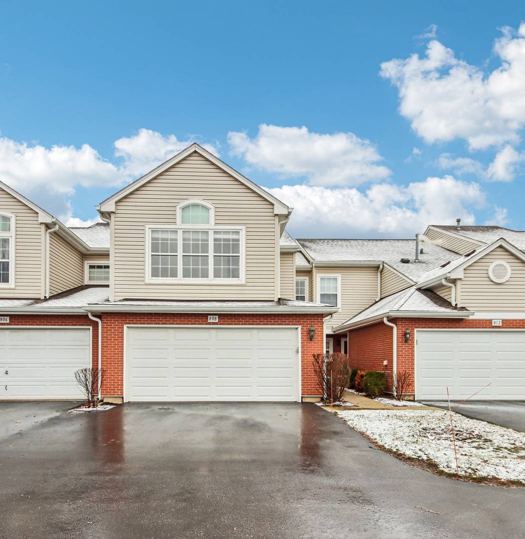 808 Old Checker RD, Buffalo Grove, IL 60089