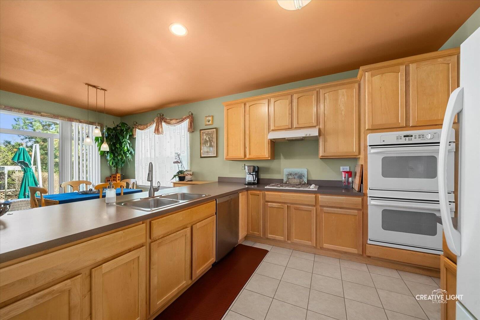 577 Cardinal AVE, Oswego, IL 60543