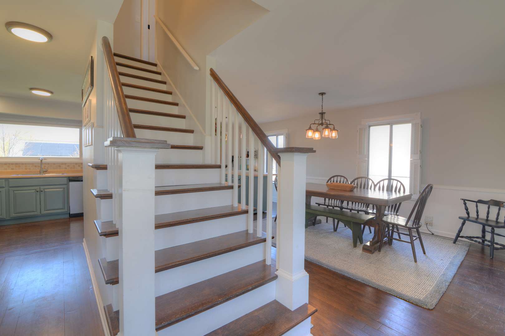 460 Danbury DR, Carol Stream, IL 60188