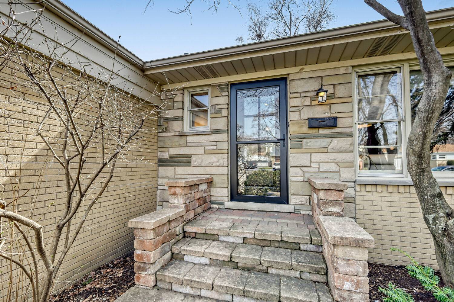 1605 W Fremont ST, Arlington Heights, IL 60005