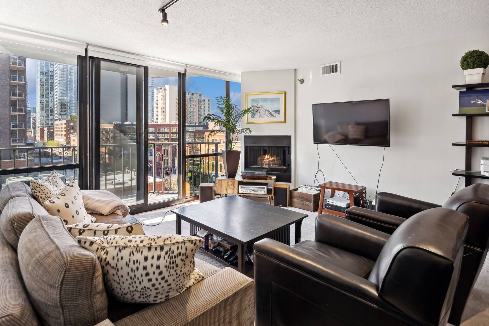 1309 N Wells ST #604, Chicago, IL 60610