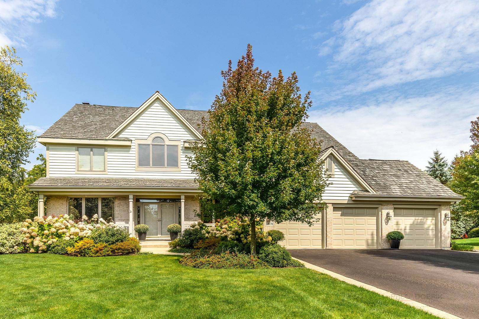 31470 N Reigate LN, Libertyville, IL 60048