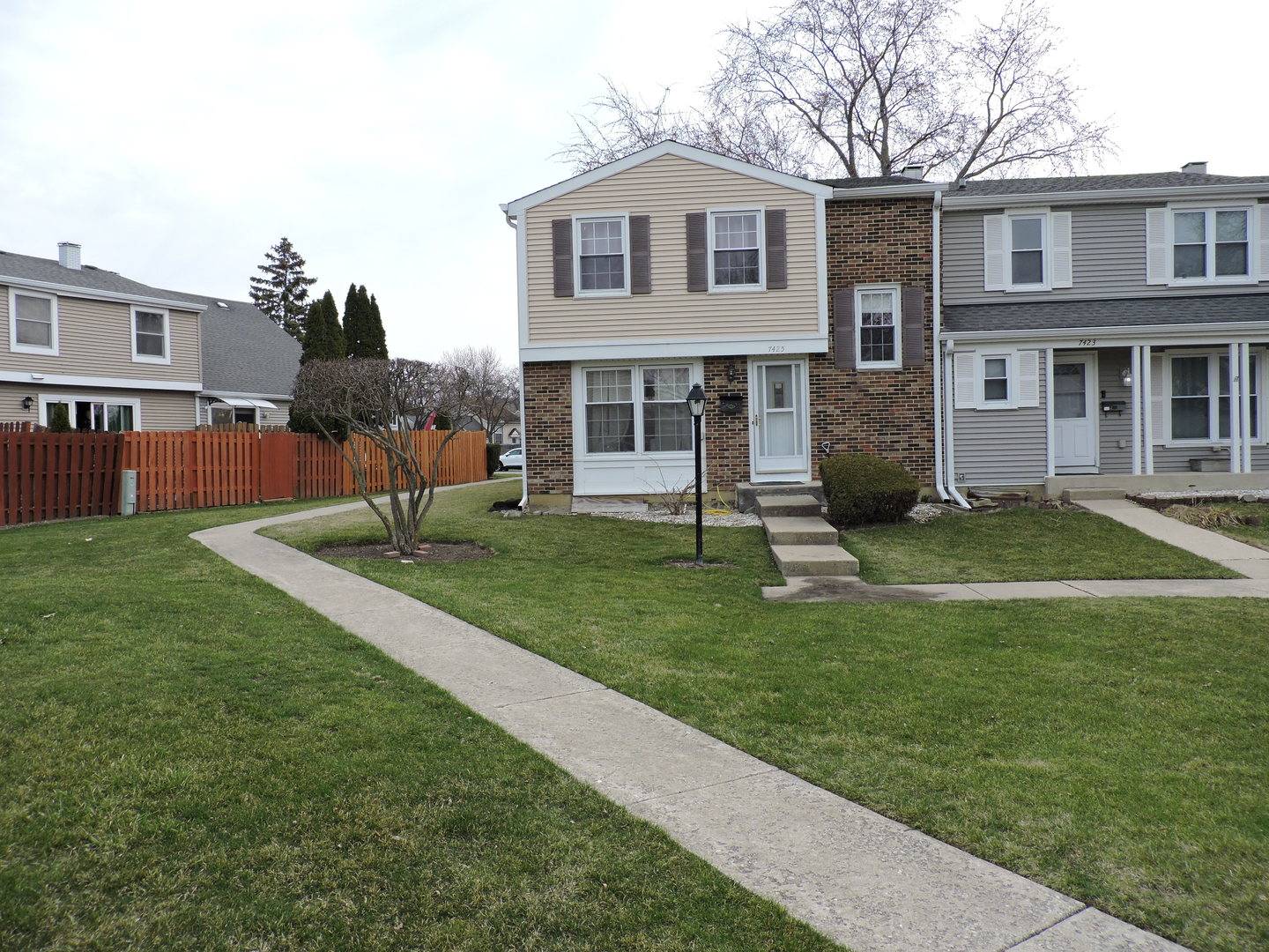 7425 Nantucket CV, Hanover Park, IL 60133