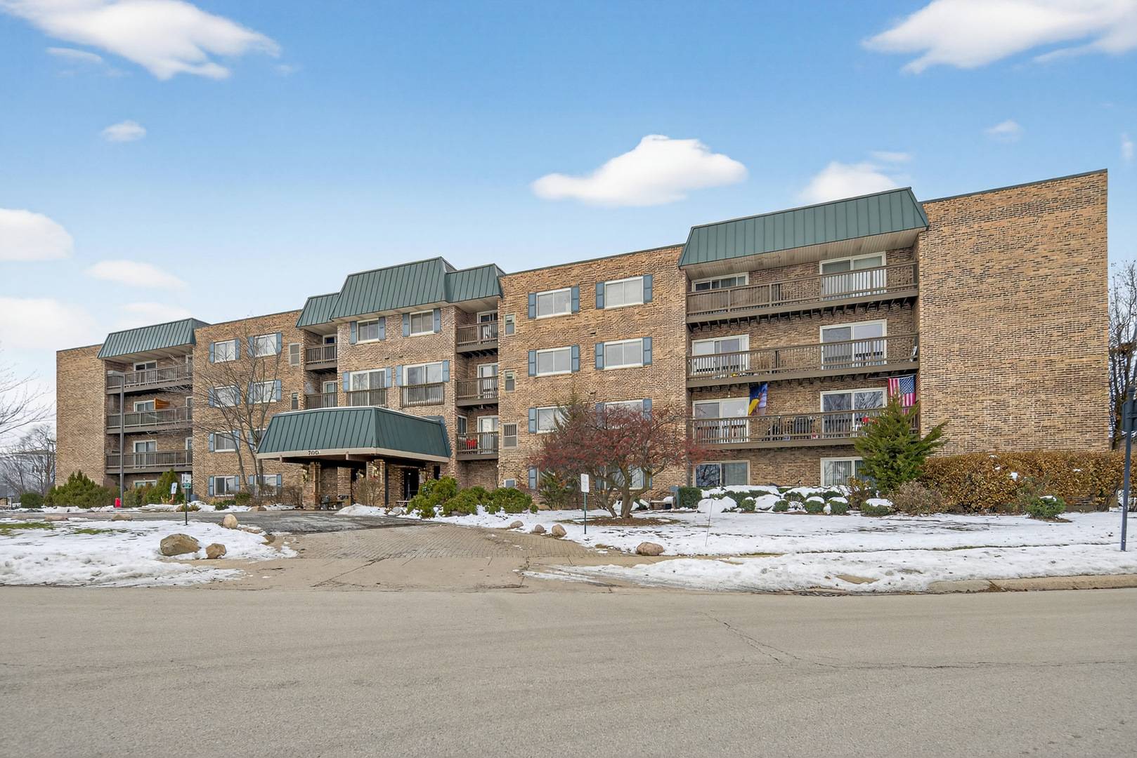700 PERRIE DR #207, Elk Grove Village, IL 60007