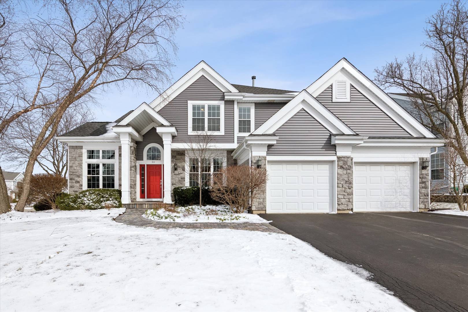 711 Foxmoor LN, Lake Zurich, IL 60047