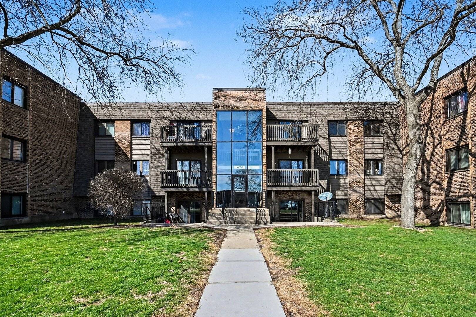 1484 Stonebridge CIR #B6, Wheaton, IL 60189
