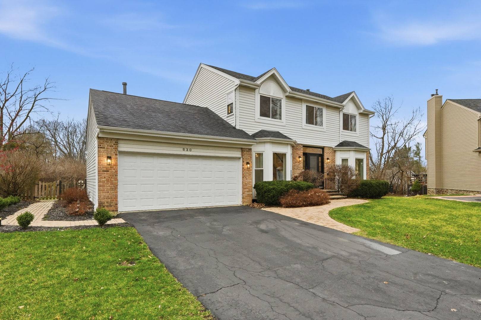 830 Longwood DR, Algonquin, IL 60102