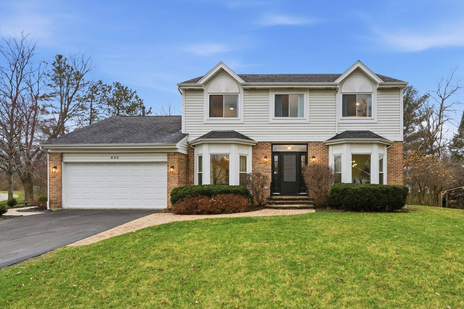 830 Longwood DR, Algonquin, IL 60102