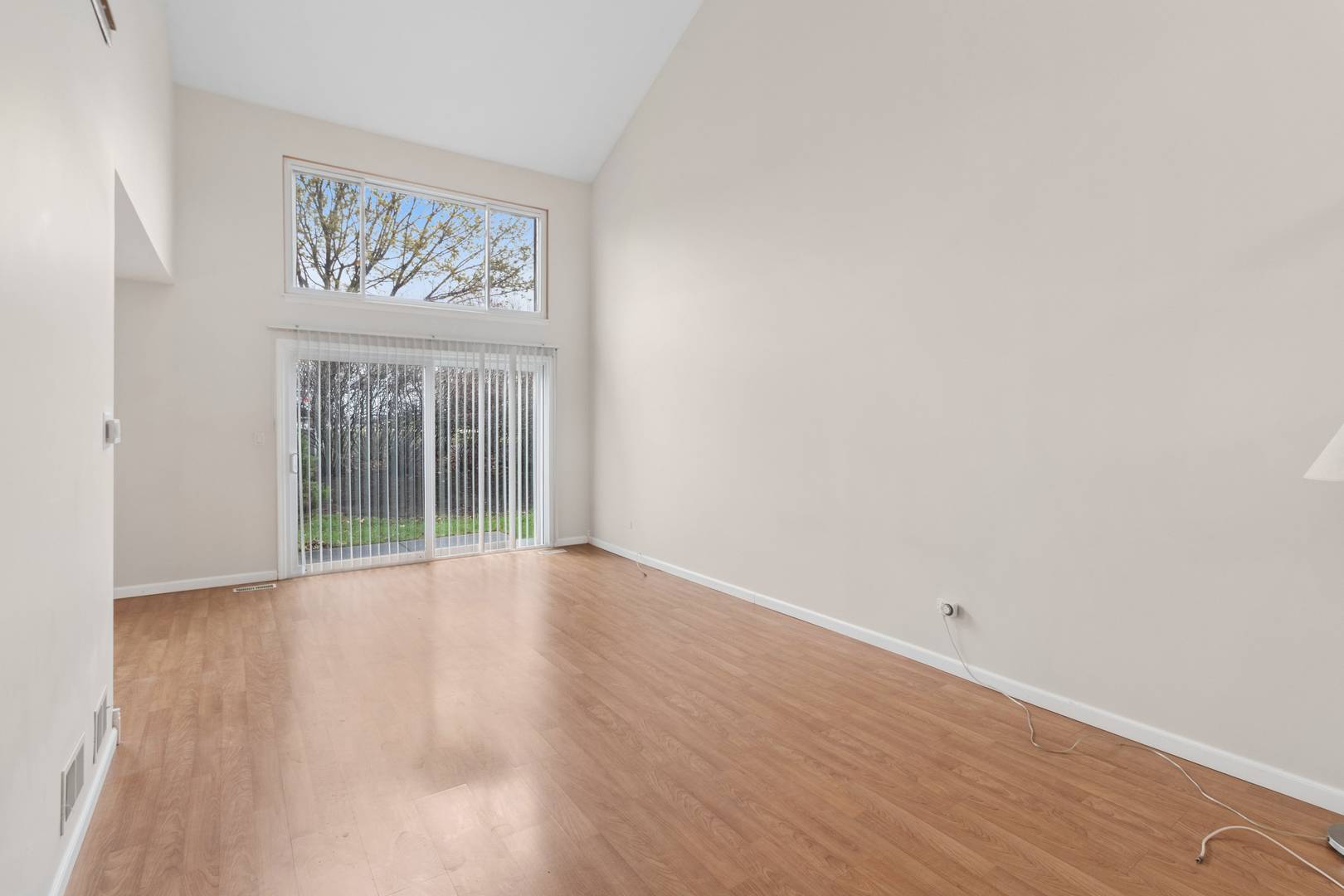496 Stone Gate CIR, Schaumburg, IL 60193