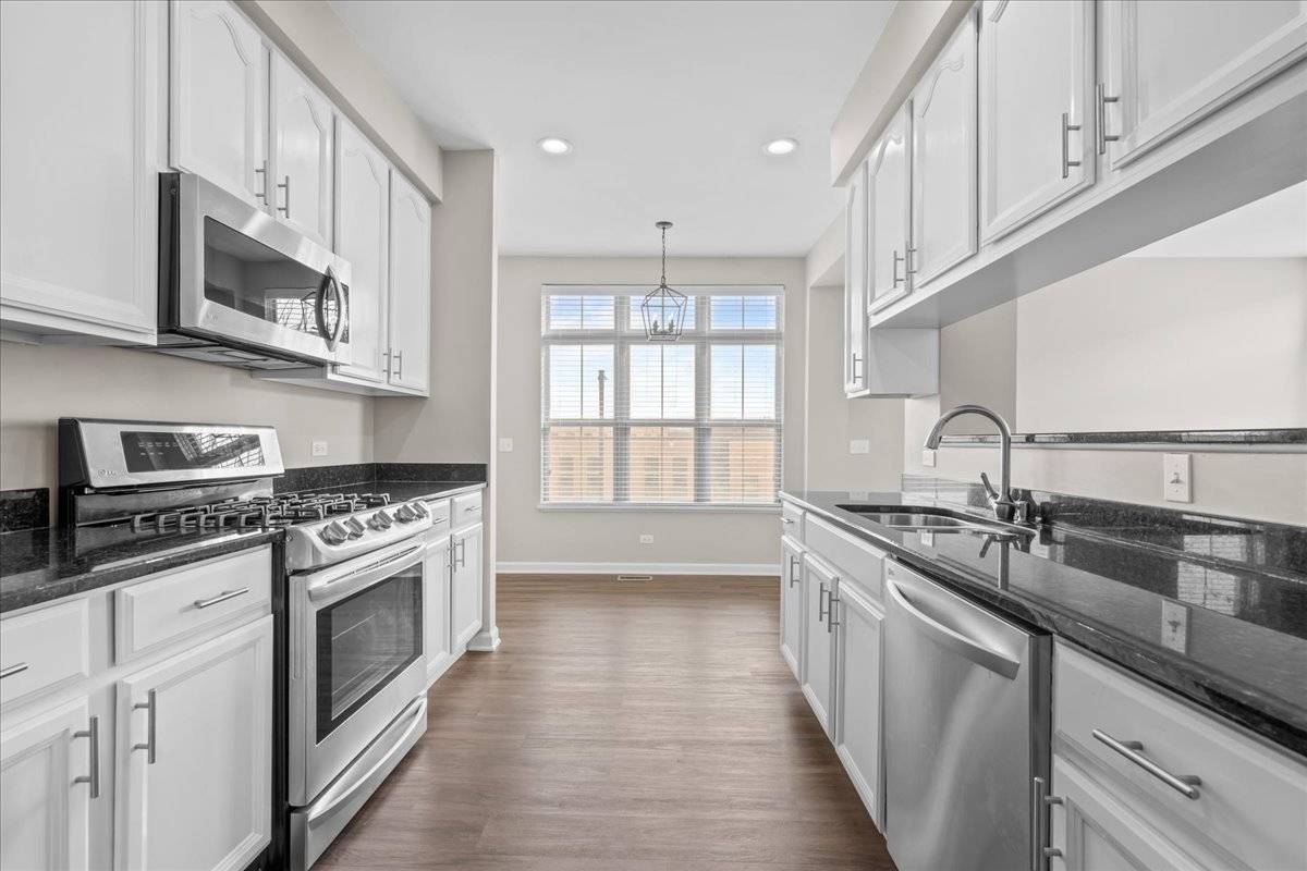 702 N KEYSTONE LN, Vernon Hills, IL 60061