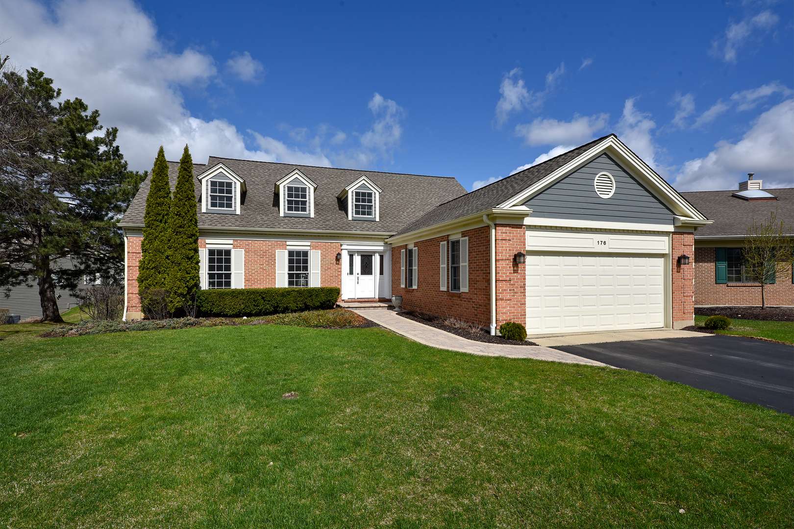 176 Blair LN, Inverness, IL 60067