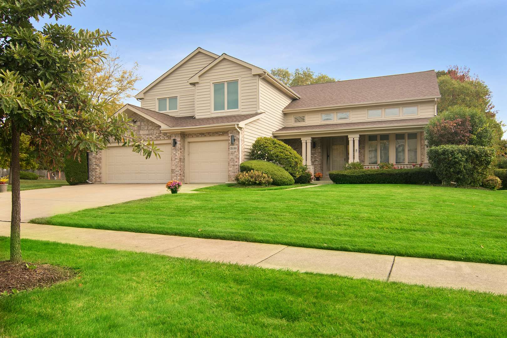 2038 Sheridan RD, Buffalo Grove, IL 60089