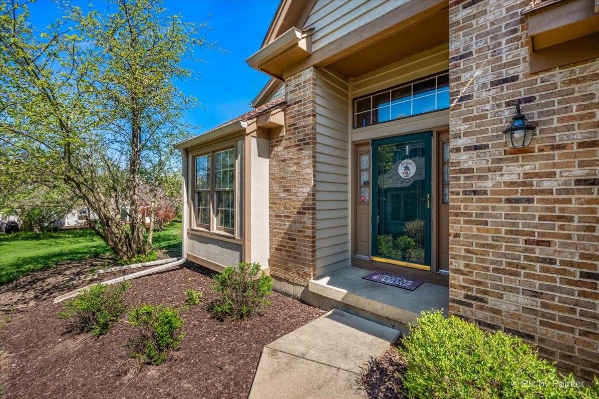 0N688 Chelsea CIR, Winfield, IL 60190