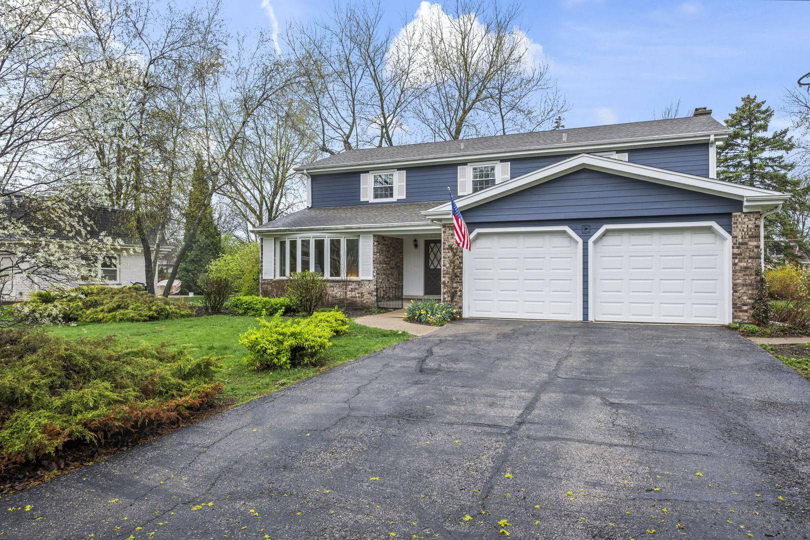1402 N Harvard AVE, Arlington Heights, IL 60004