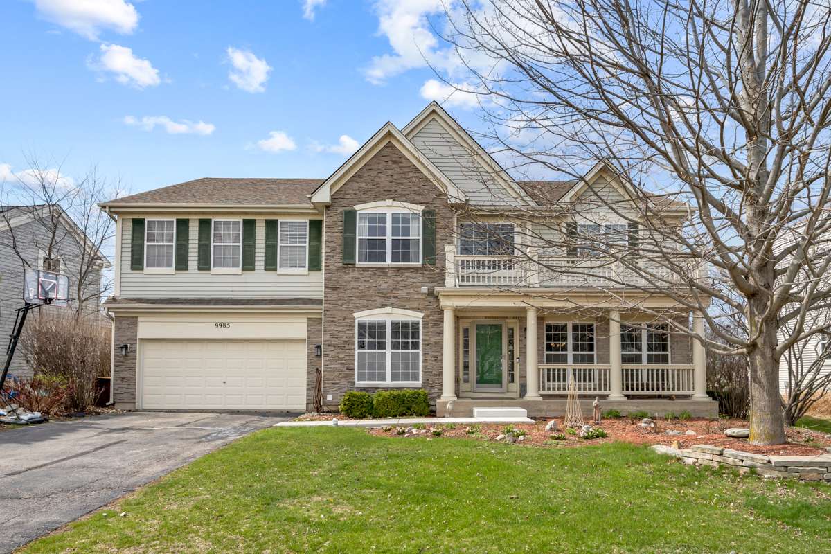 9985 Berkshire LN, Huntley, IL 60142