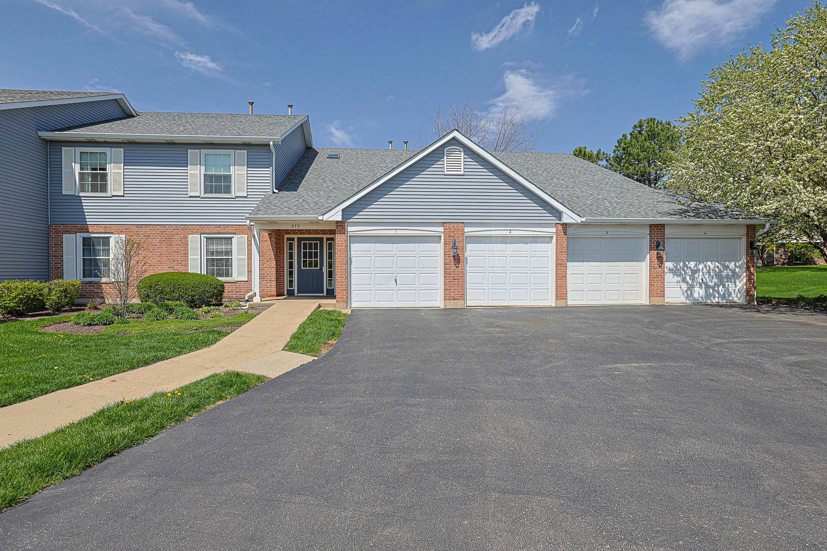 875 Golf Course RD #2, Crystal Lake, IL 60014
