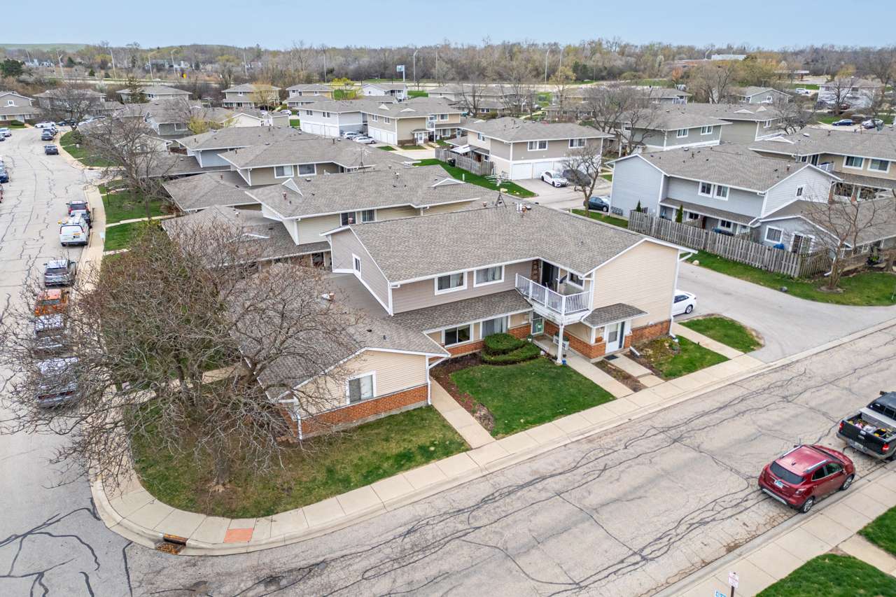 6102 Kit Carson DR, Hanover Park, IL 60133