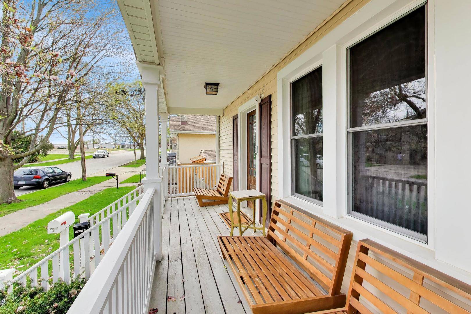 7006 W Jarvis AVE, Niles, IL 60714