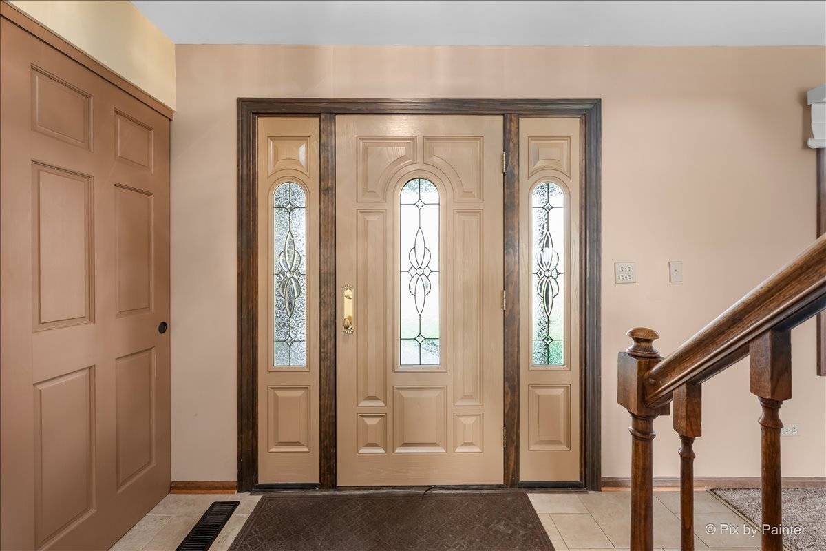 901 Garnet CIR, Schaumburg, IL 60193