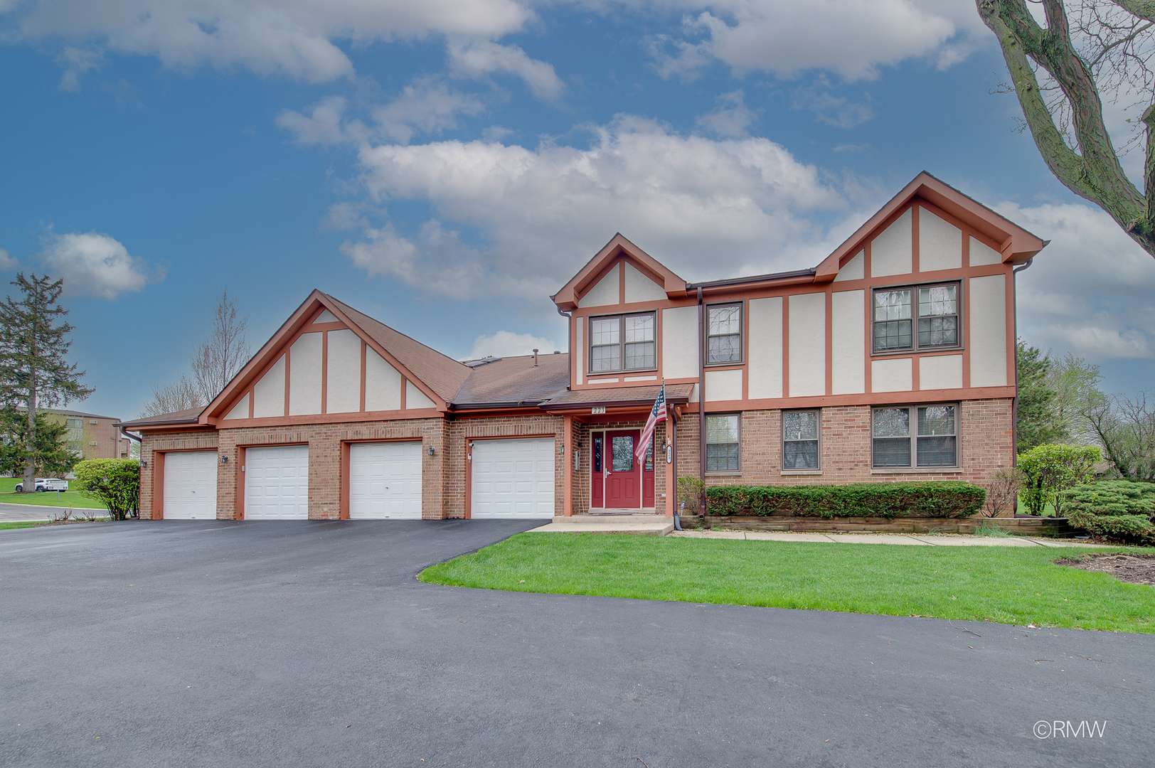 223 Glen Ridge LN #1B, Bloomingdale, IL 60108