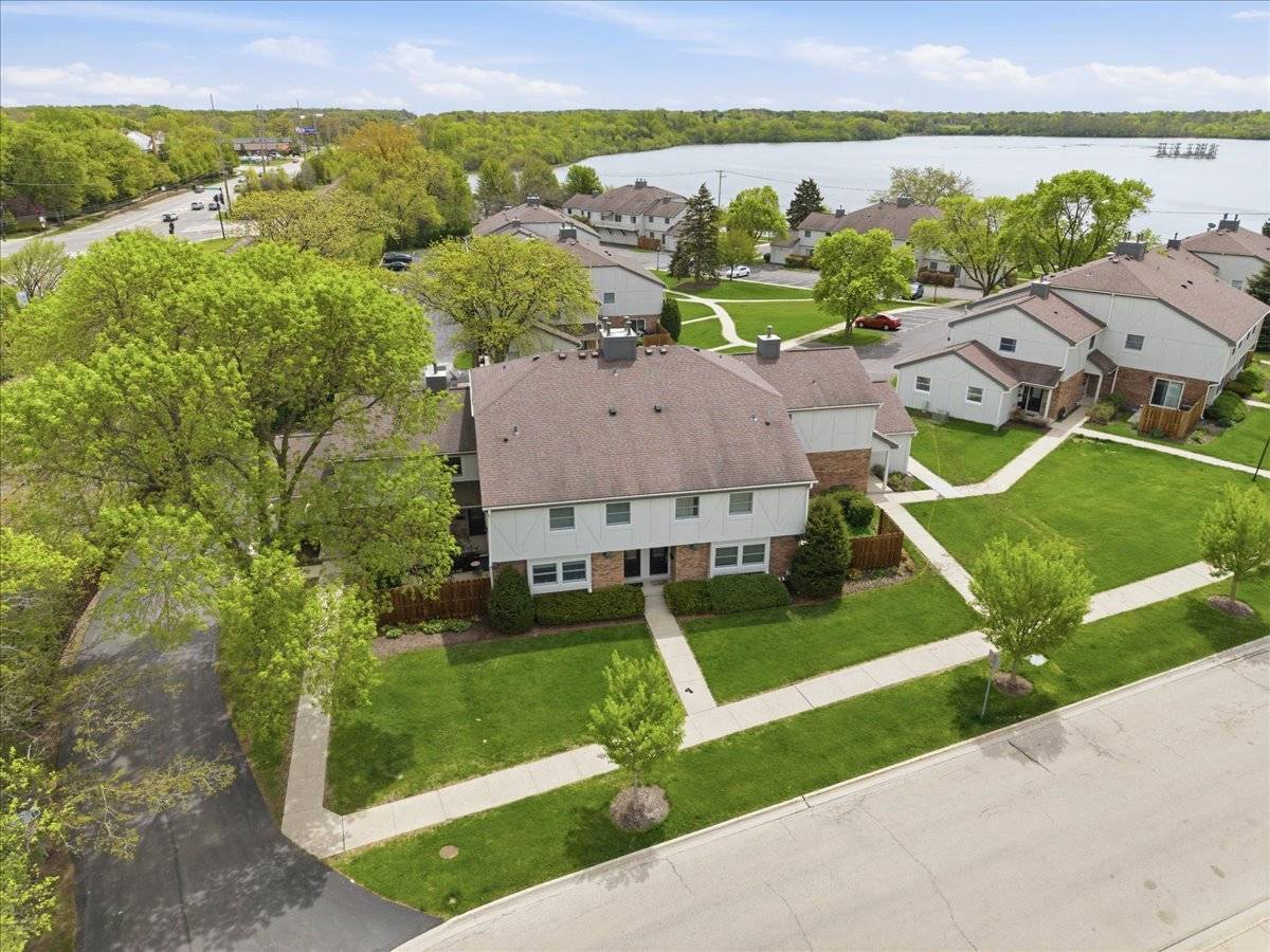 842 Bristol DR #842, Barrington, IL 60010