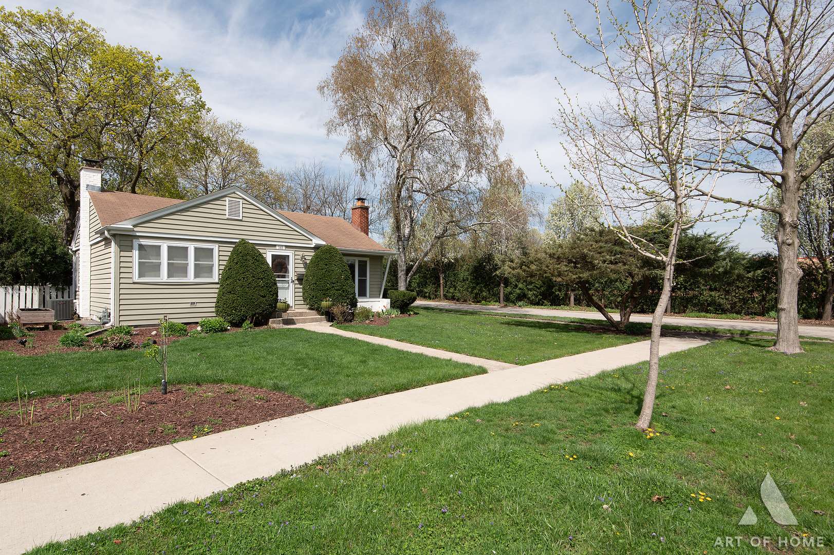 348 N Schiller ST, Palatine, IL 60067