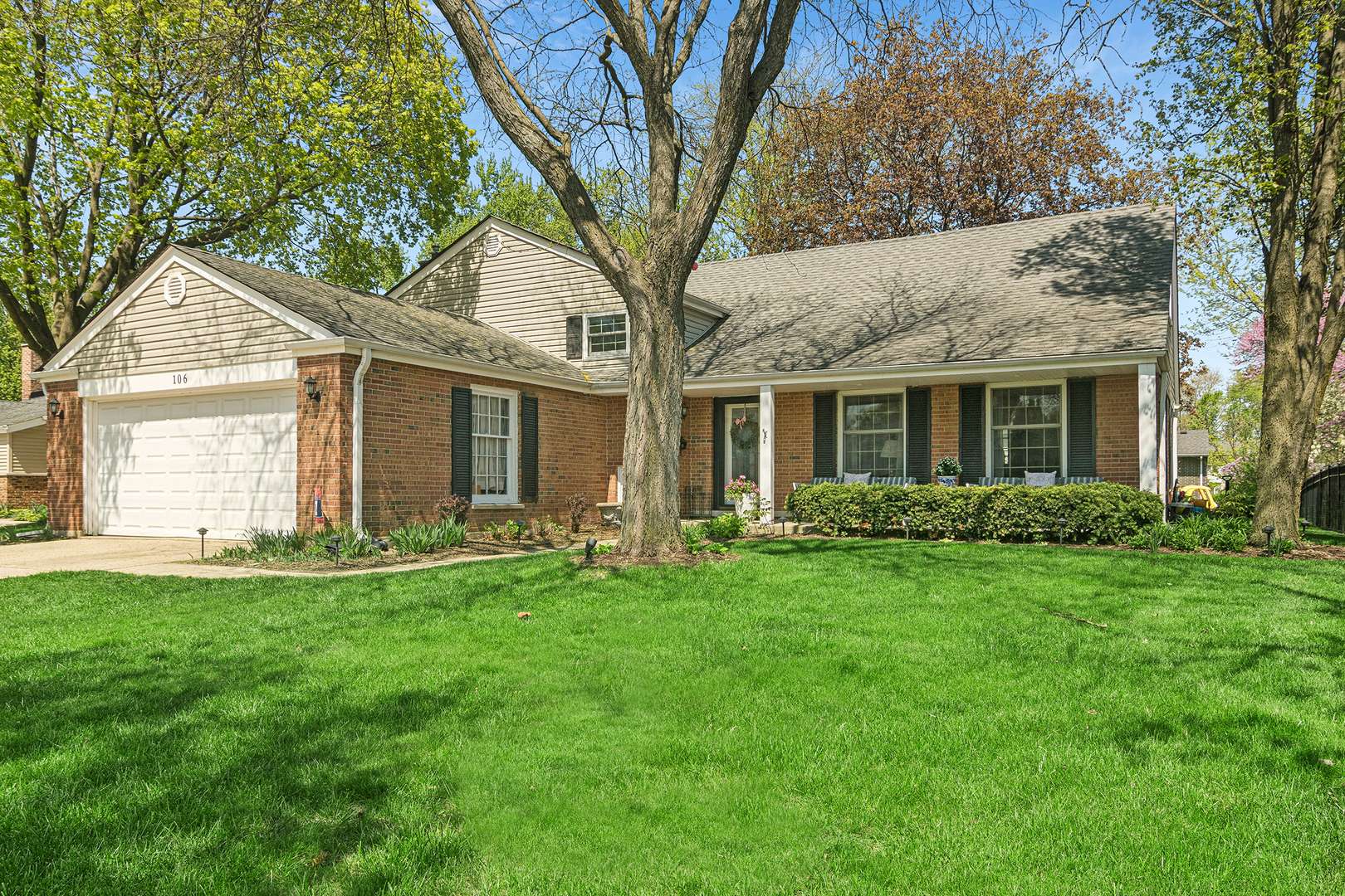 106 W Pickwick RD, Arlington Heights, IL 60005