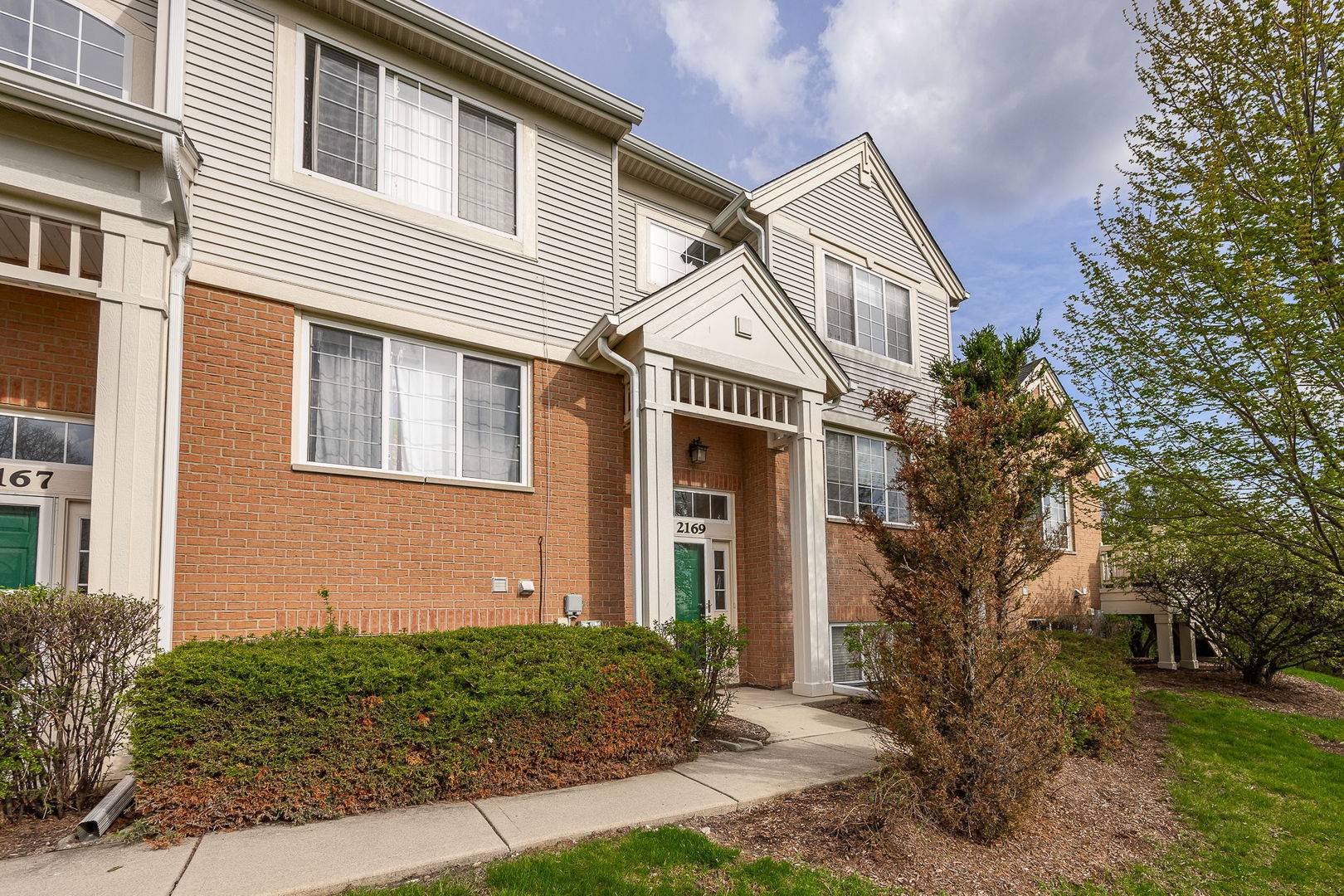 2169 W Concord LN, Addison, IL 60101