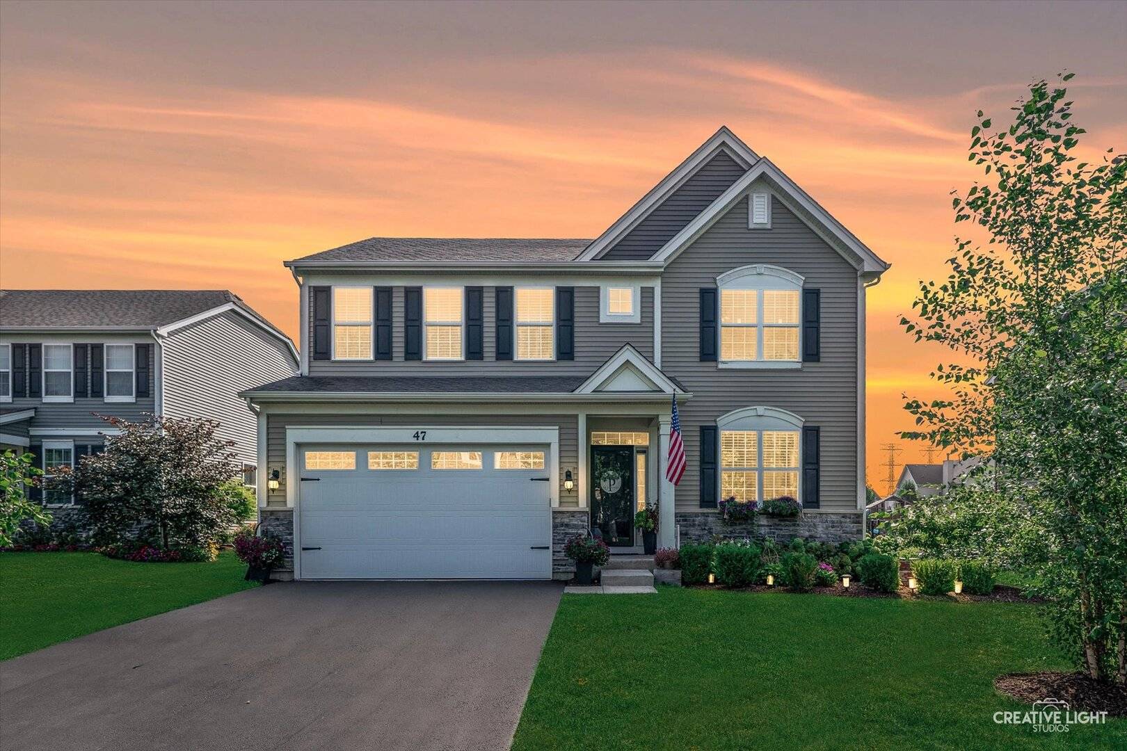 47 Windstone DR, North Aurora, IL 60542