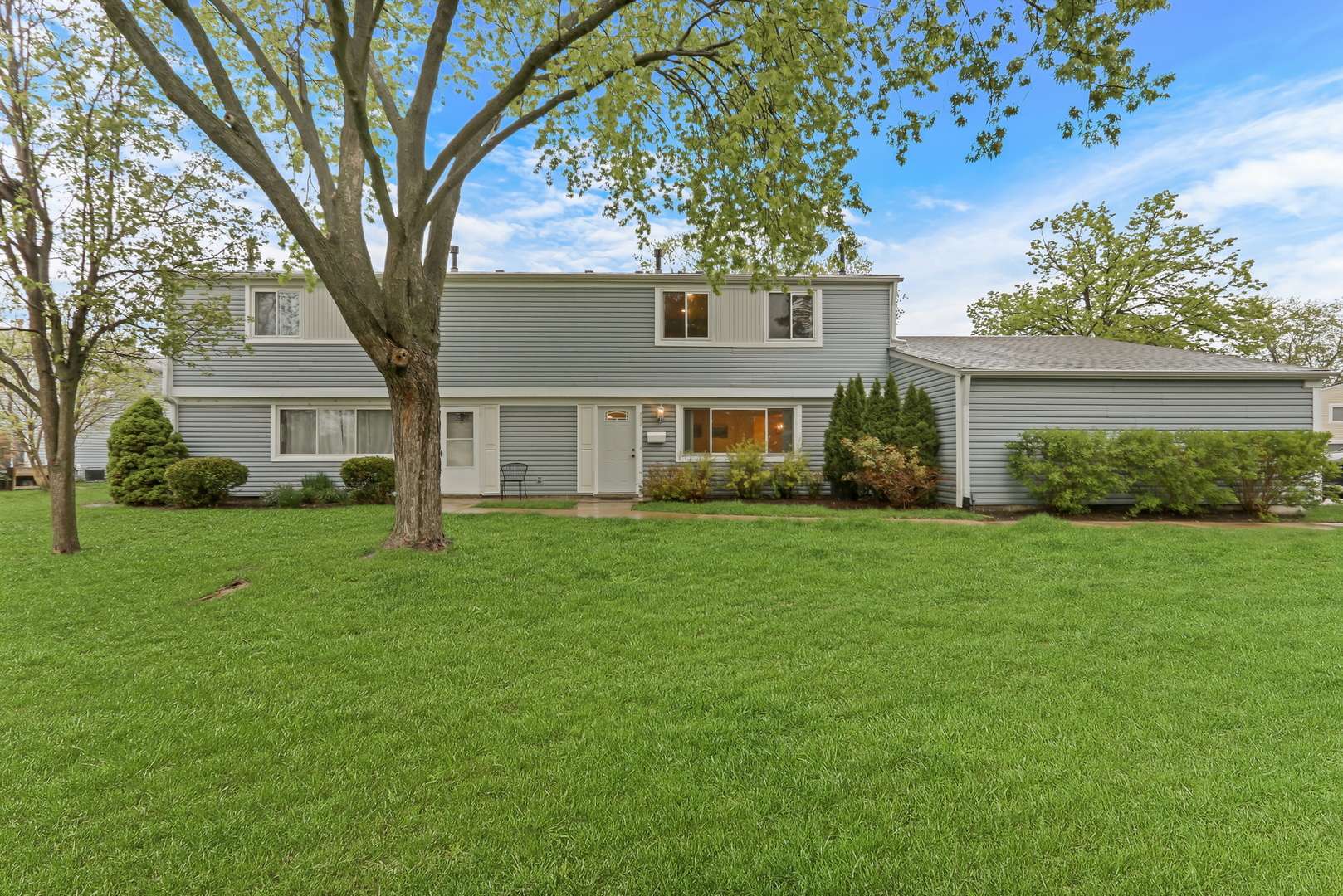 751 Dover PL #4C, Wheeling, IL 60090