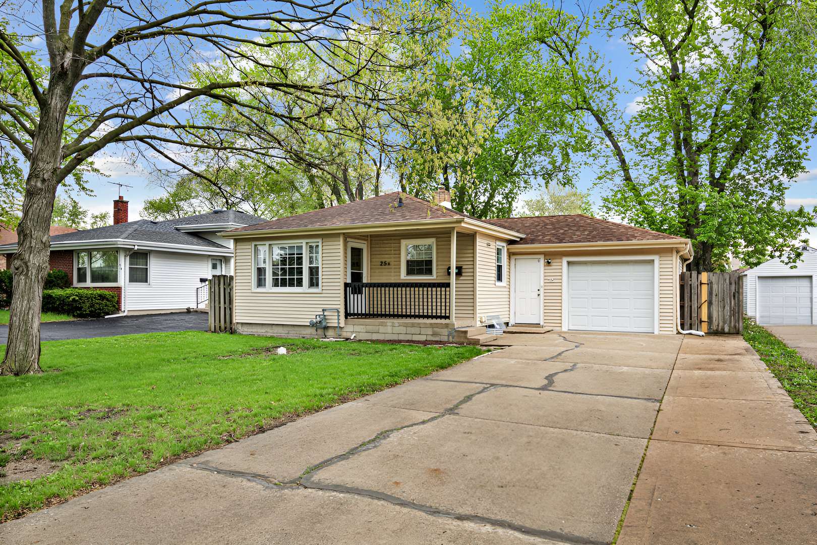 25 N Iowa AVE, Addison, IL 60101