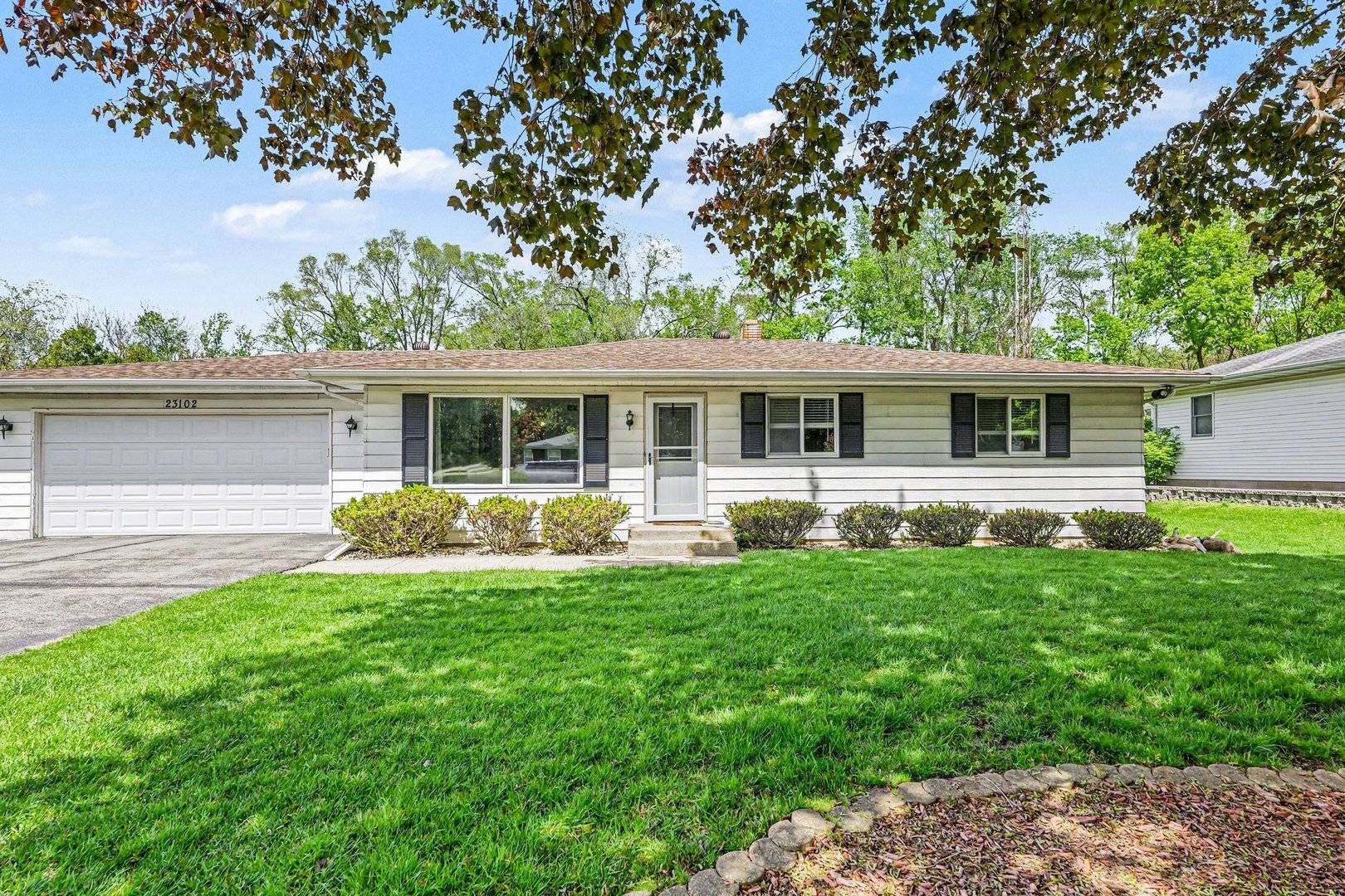 23102 W Marylou AVE, Channahon, IL 60410