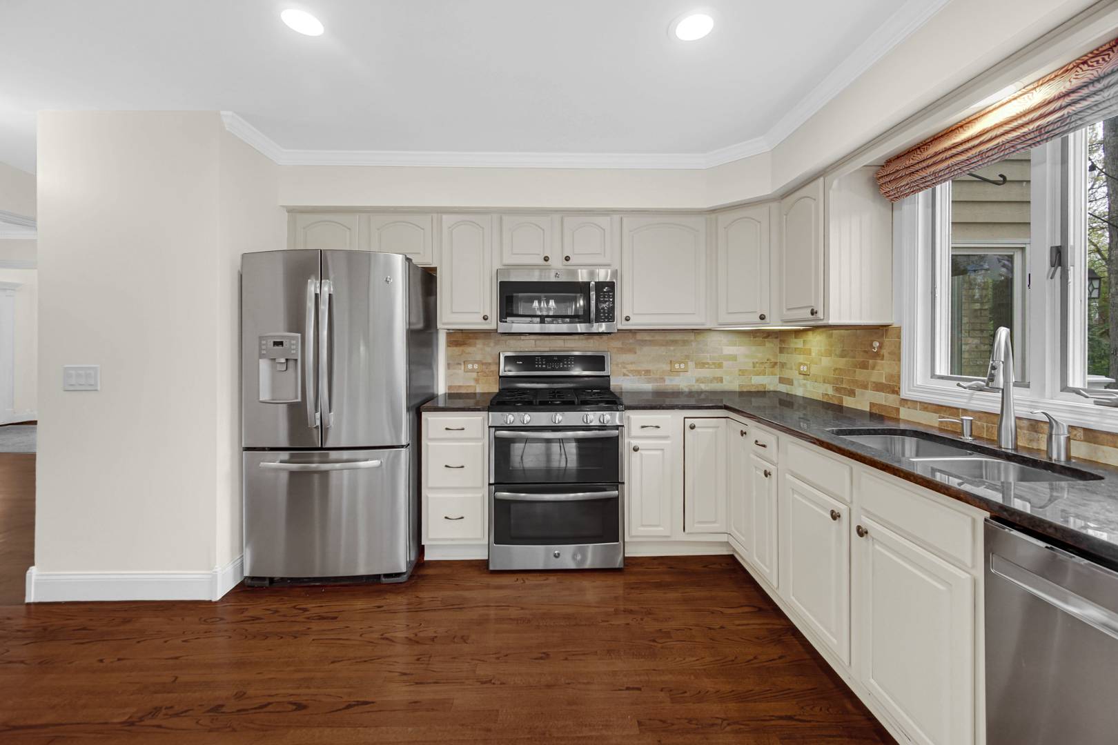 613 Ford LN, Bartlett, IL 60103