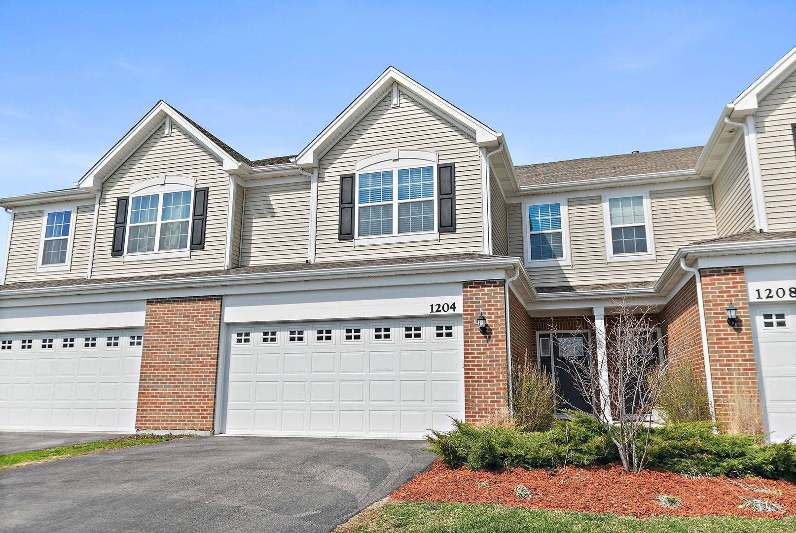 1204 Draper RD, Mchenry, IL 60050