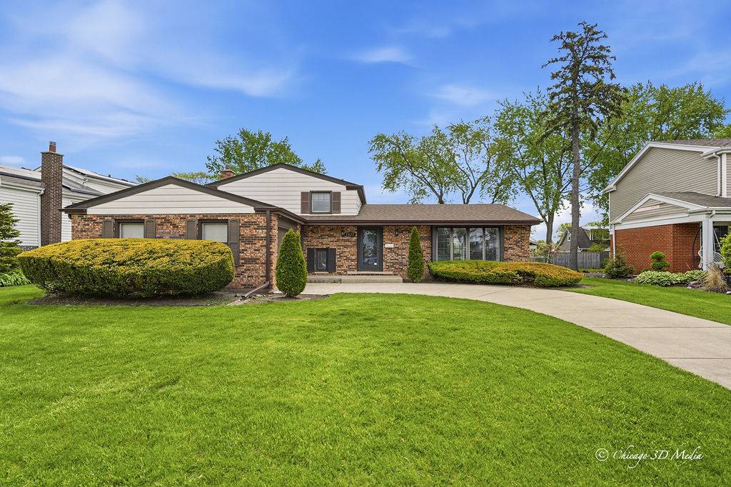 1527 S Chesterfield DR, Arlington Heights, IL 60005