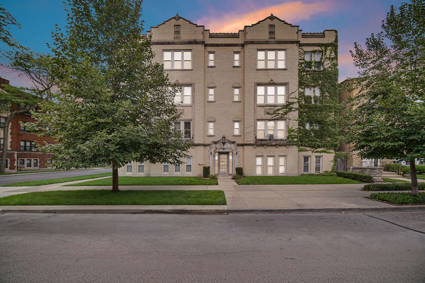 6104 N Rockwell ST #3N, Chicago, IL 60659