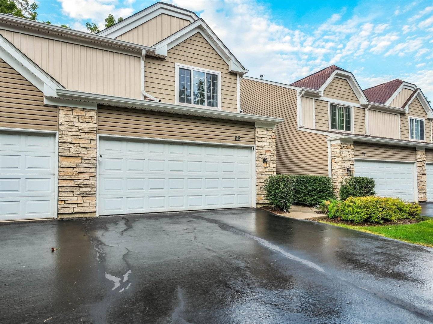 68 Cambridge AVE, Streamwood, IL 60107