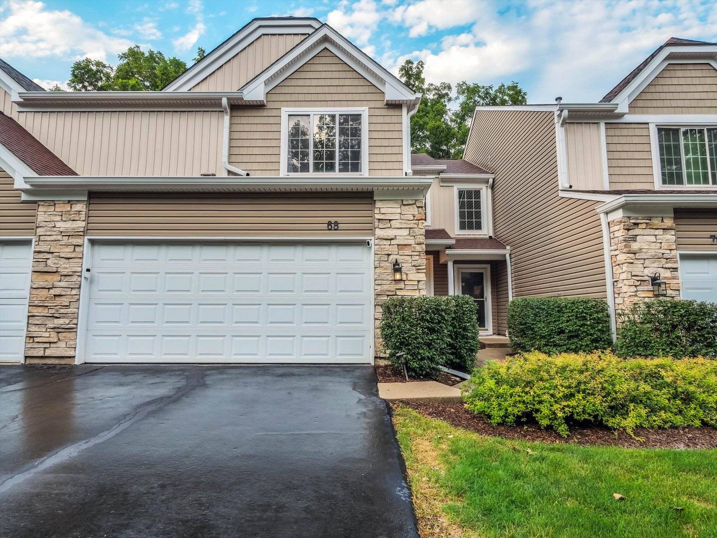 68 Cambridge AVE, Streamwood, IL 60107