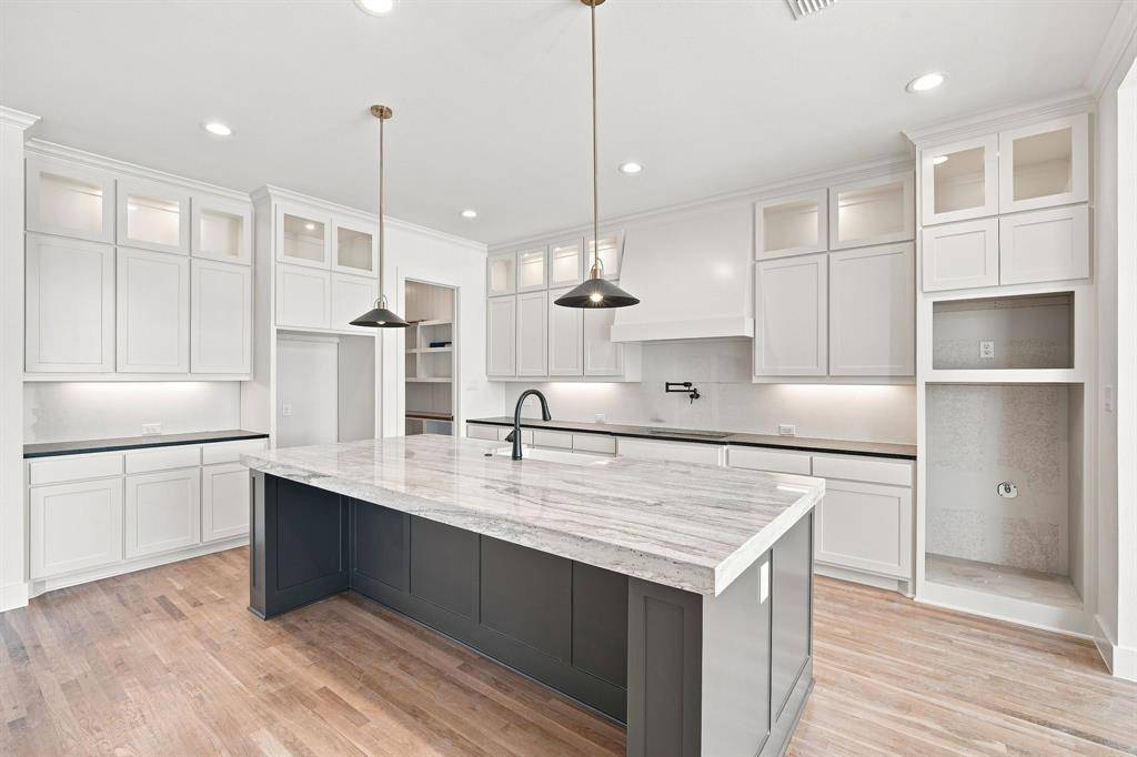 108 Aledo Heights Drive, Aledo, TX 76008