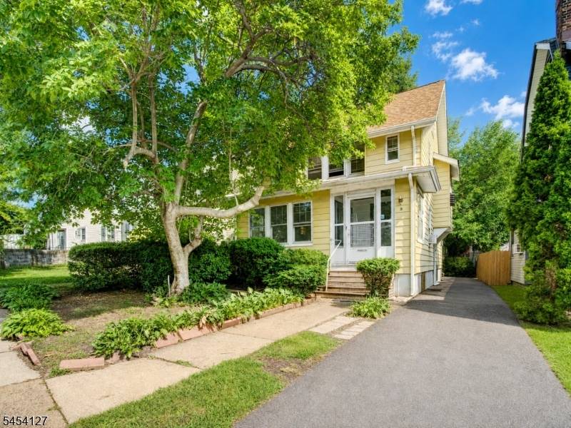 8 Whitman Ave, East Orange City, NJ 07017
