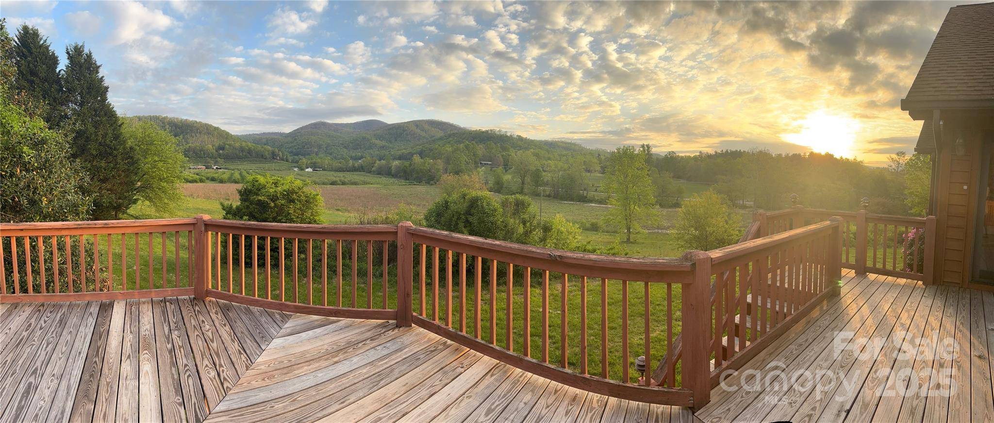 2281 Bearwallow RD, Edneyville, NC 28792
