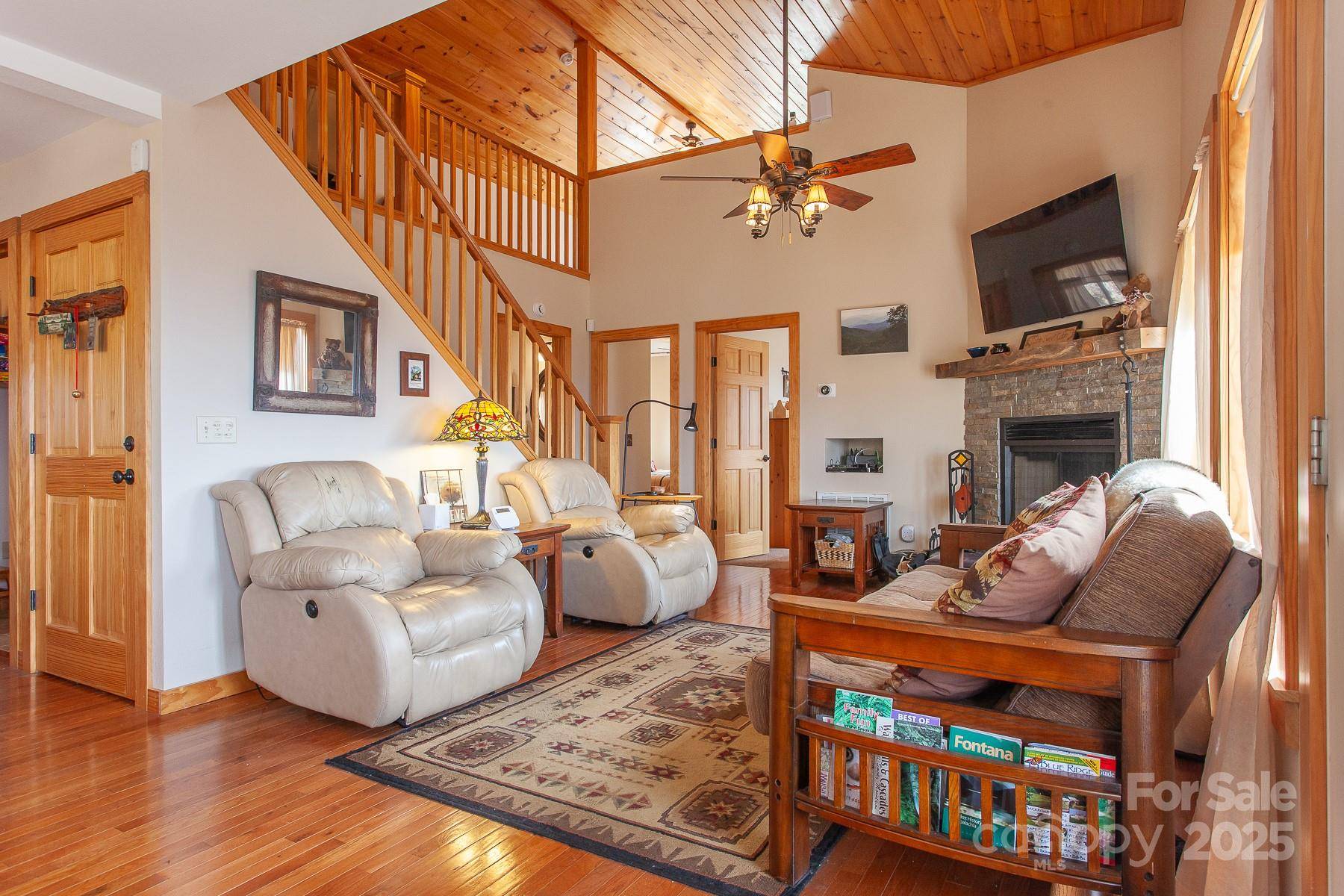 240 Hazelnut RD, Bryson City, NC 28713