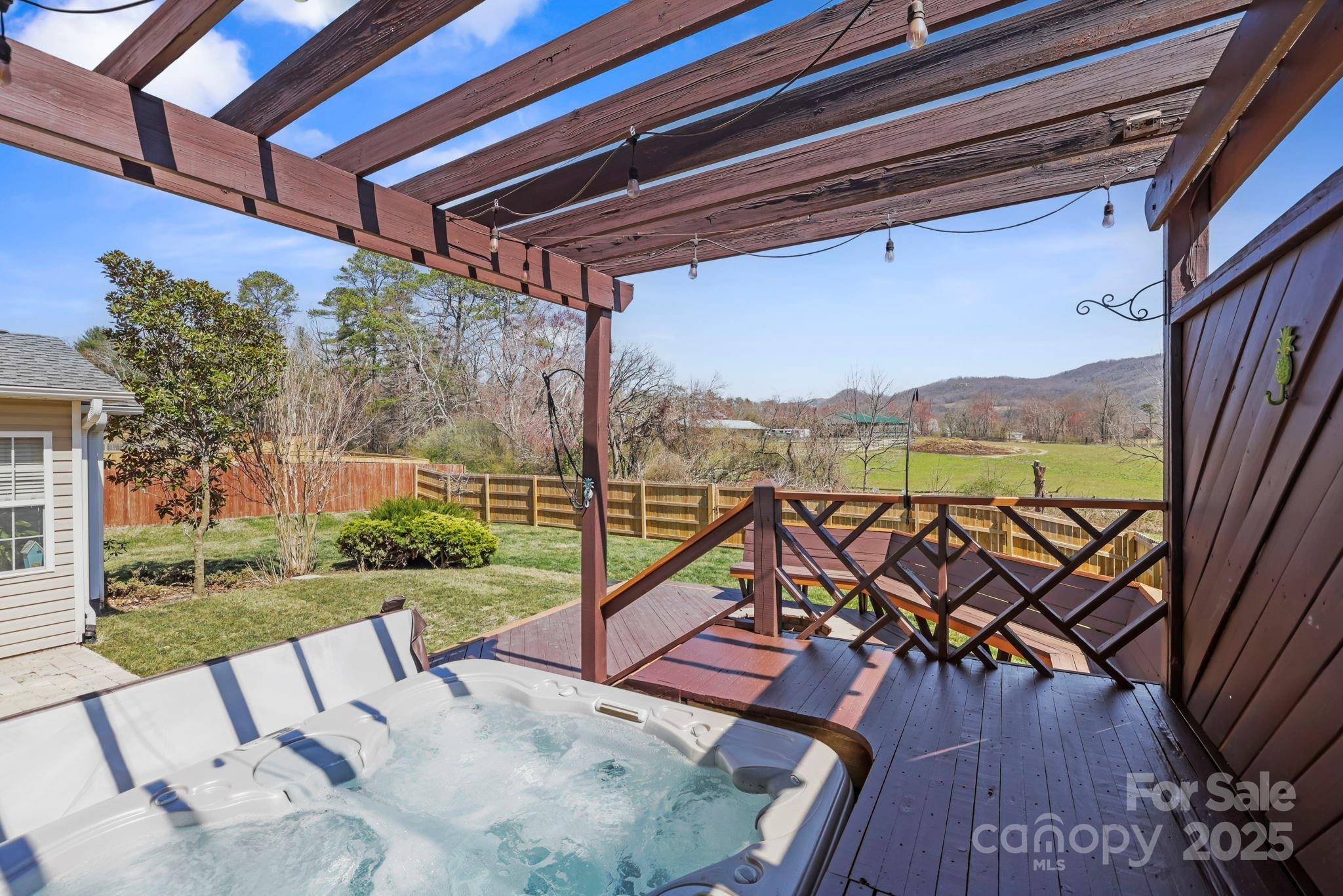 243 Wildbriar RD, Fletcher, NC 28732