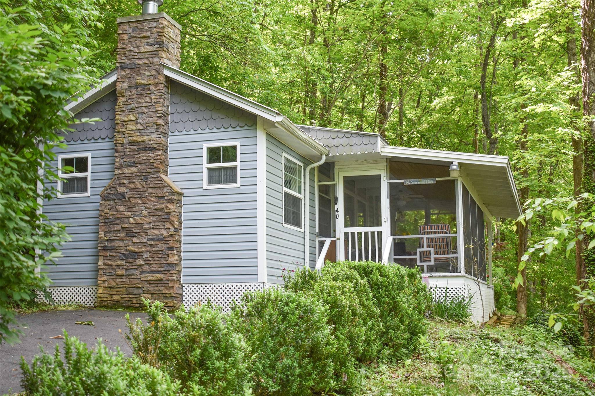 40 Bear Cove CIR, Bryson City, NC 28713