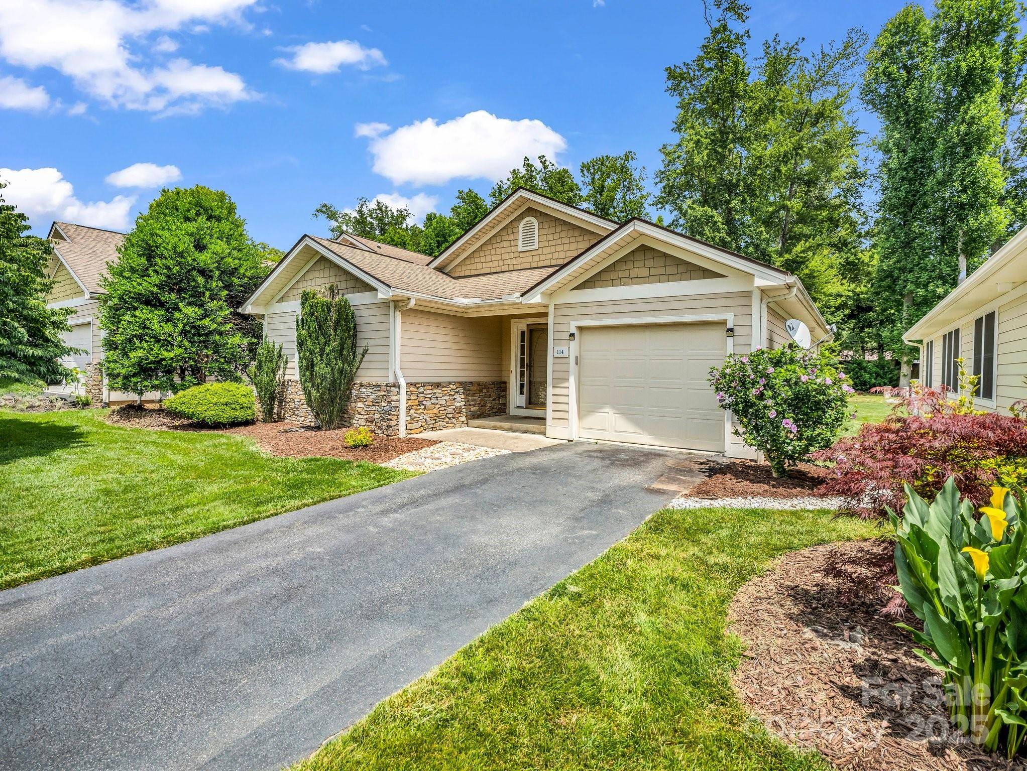 114 Fairway View DR, Etowah, NC 28729