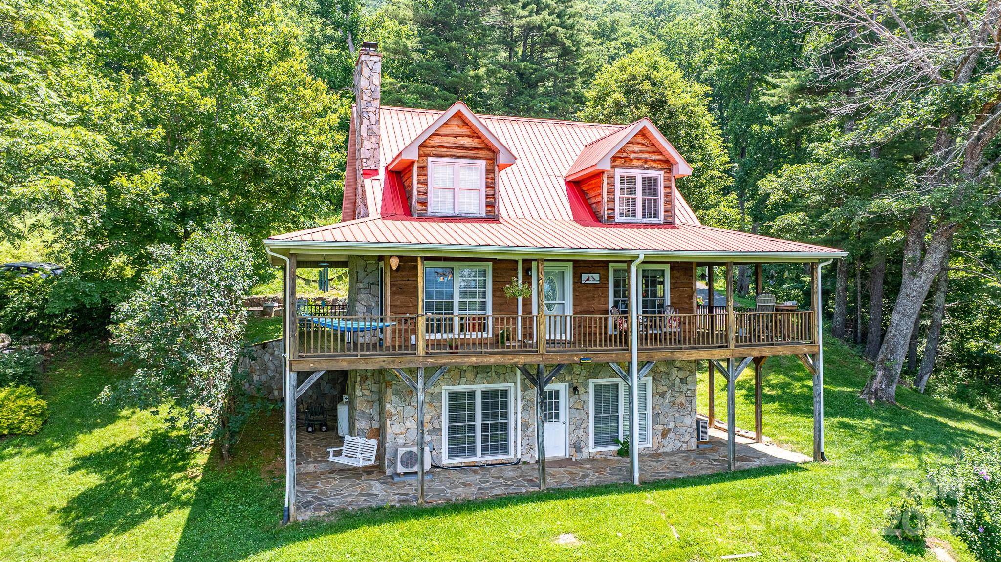 715 Sunset Mountain RD, Bakersville, NC 28705