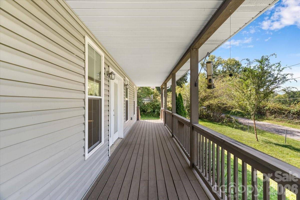 2 Elkmont PL, Asheville, NC 28804