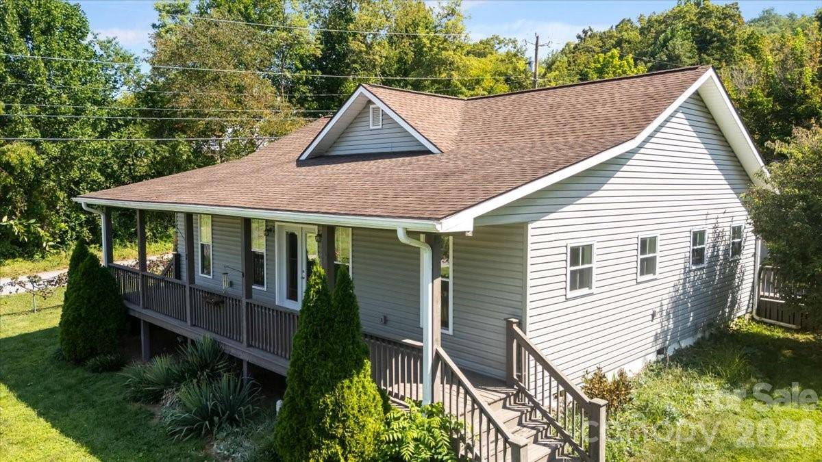 2 Elkmont PL, Asheville, NC 28804