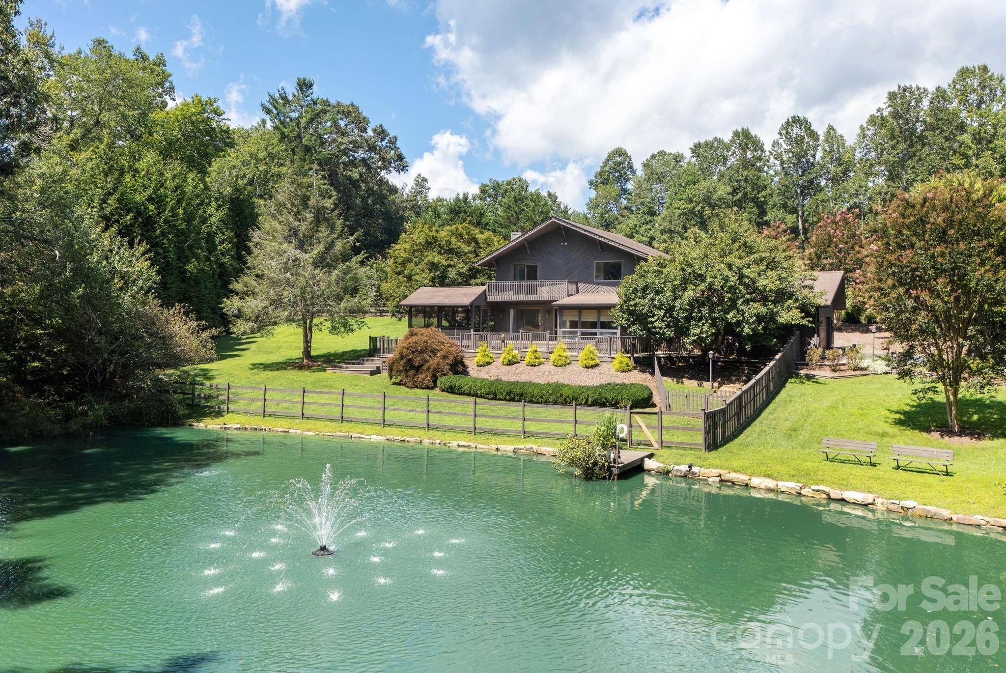 20 Spring Lake DR, Mills River, NC 28759