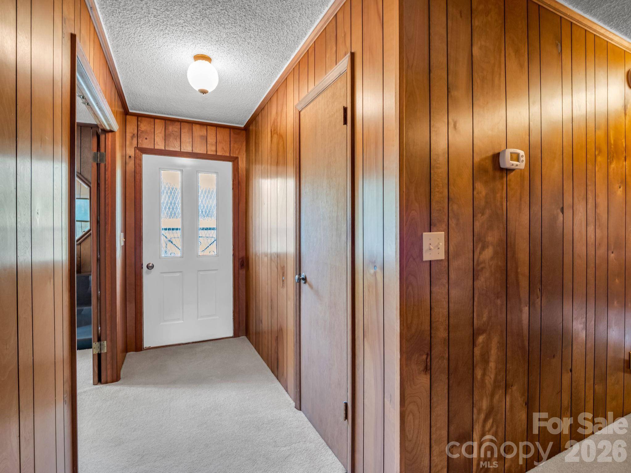 121 Greenfield LN, Hendersonville, NC 28792